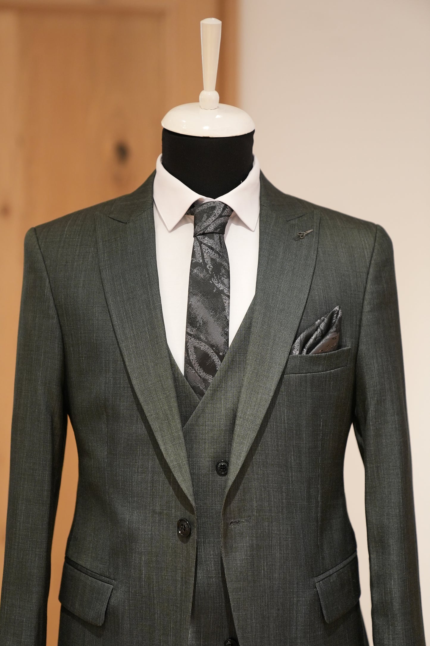 DARK GRAY SLIM SUIT