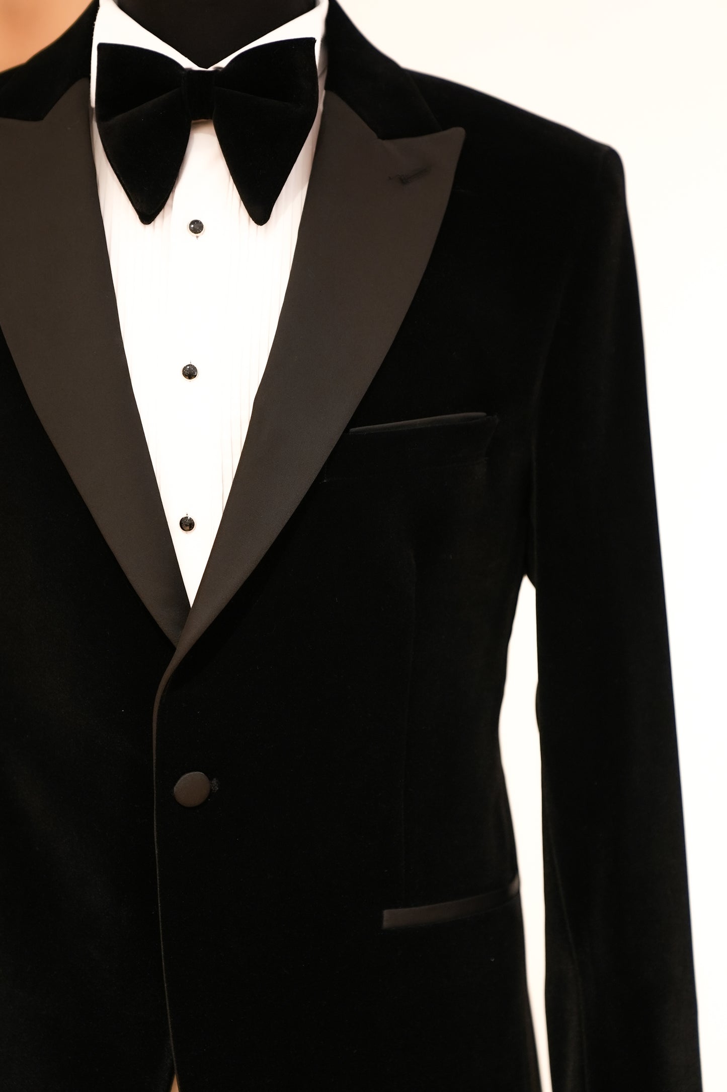 VELVET BLACK TUXEDO SUIT