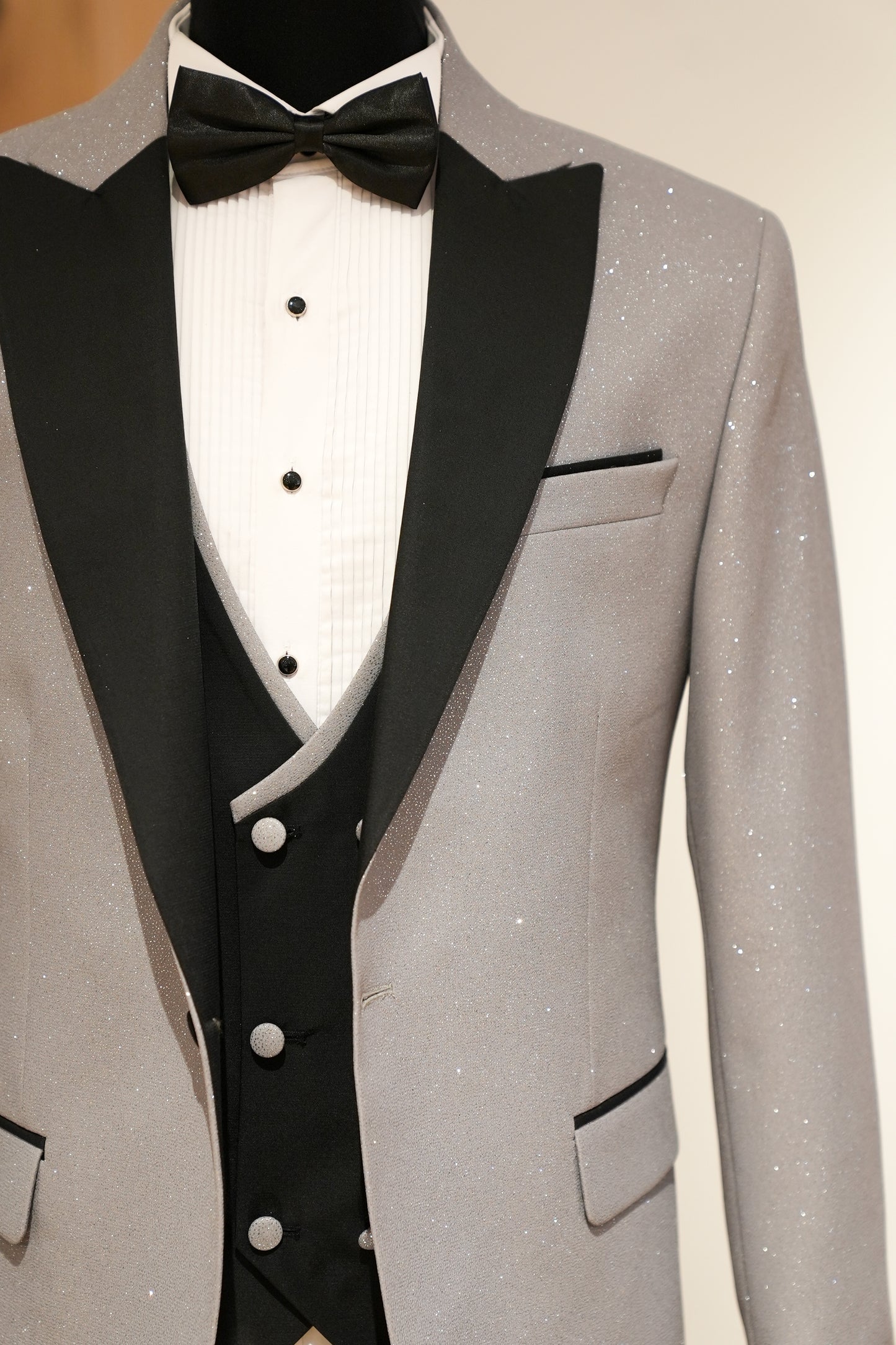 SPARKLE GRAY TUXEDO SUIT