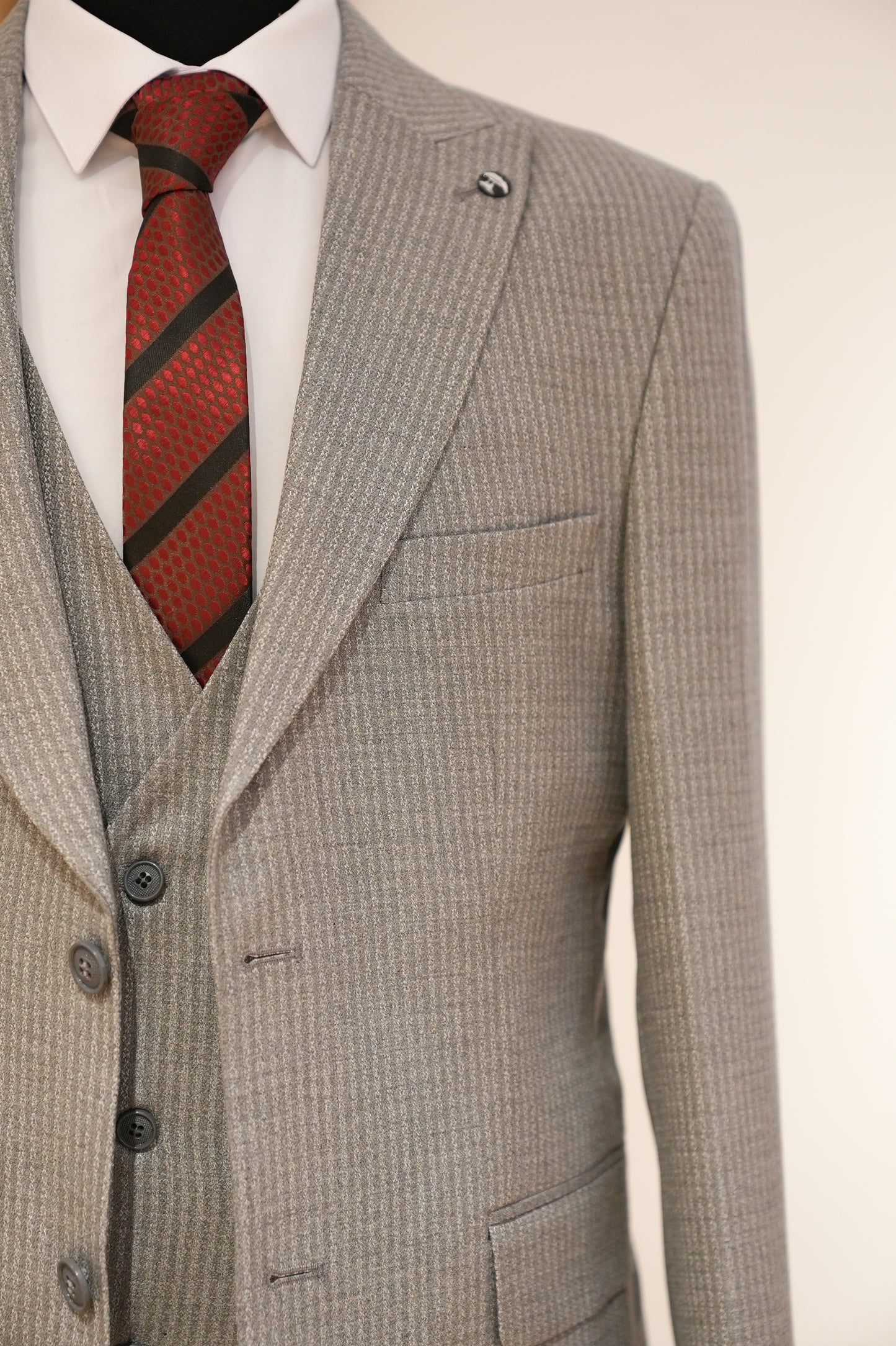 STRIPE LIGHT GRAY SLIM SUIT
