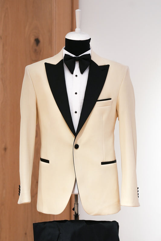 VELVET OFF-WHITE TUXEDO SUIT