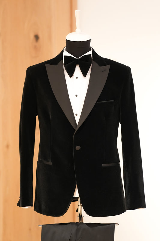 VELVET BLACK TUXEDO SUIT