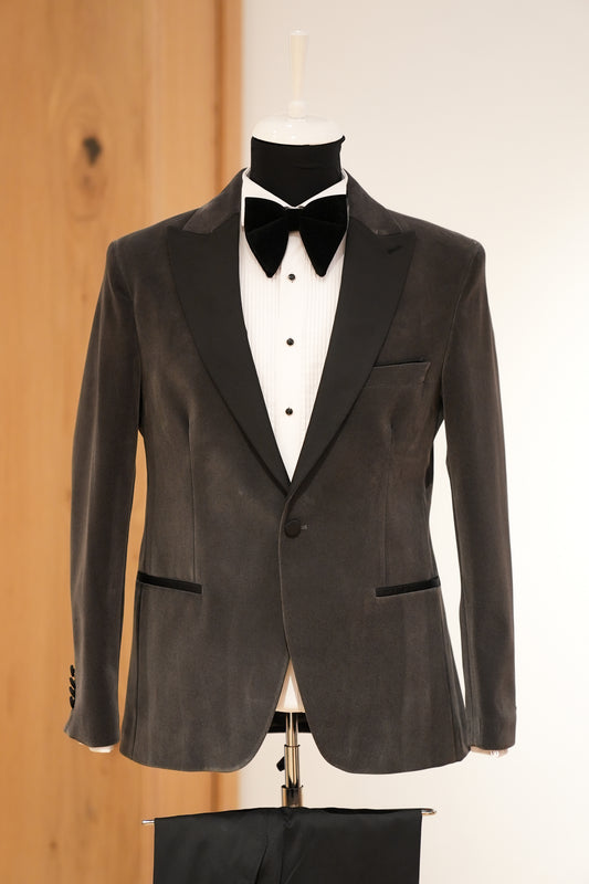 VELVET DARK GRAY TUXEDO SUIT