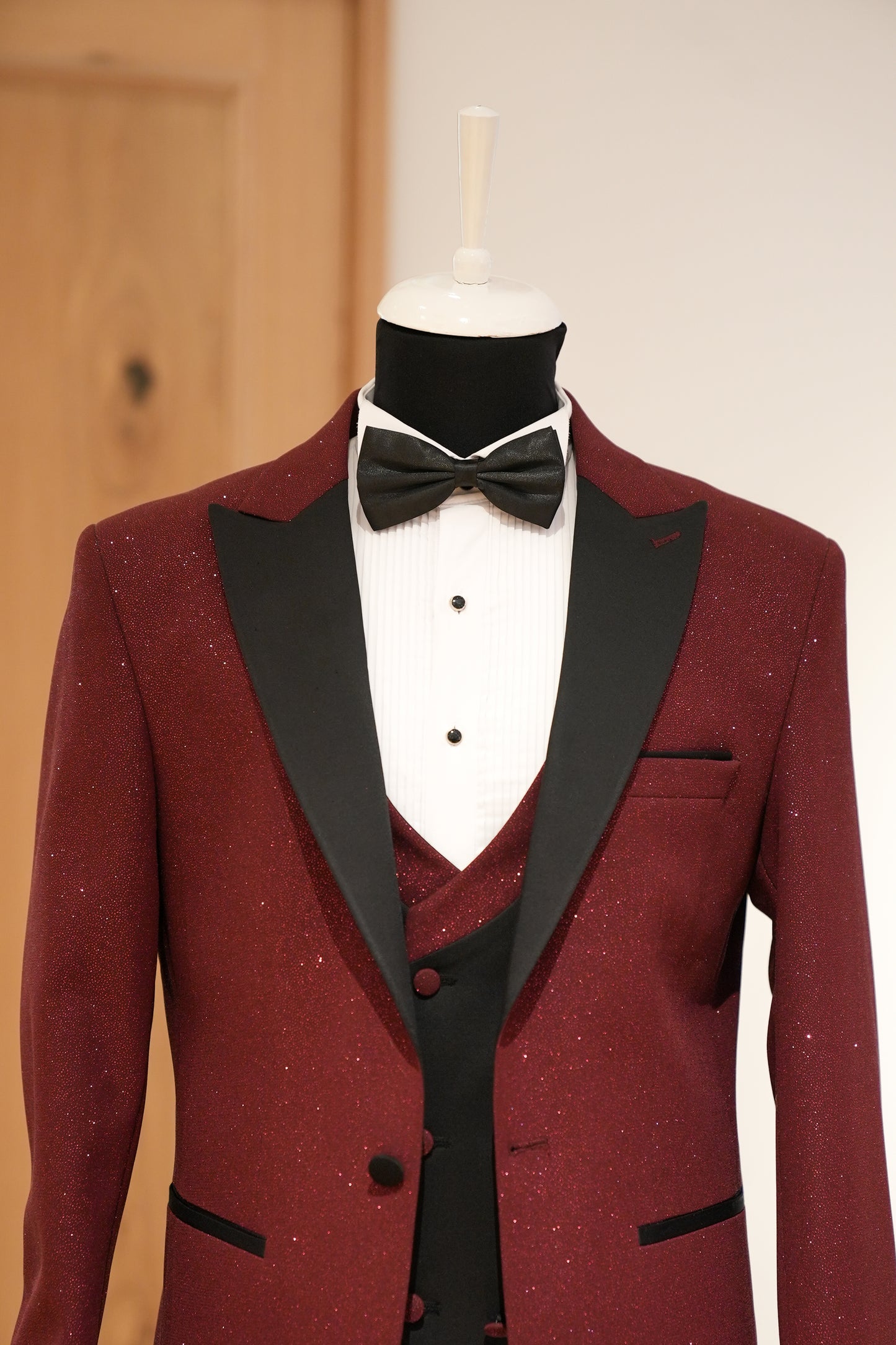 SPARKLE RED TUXEDO SUIT