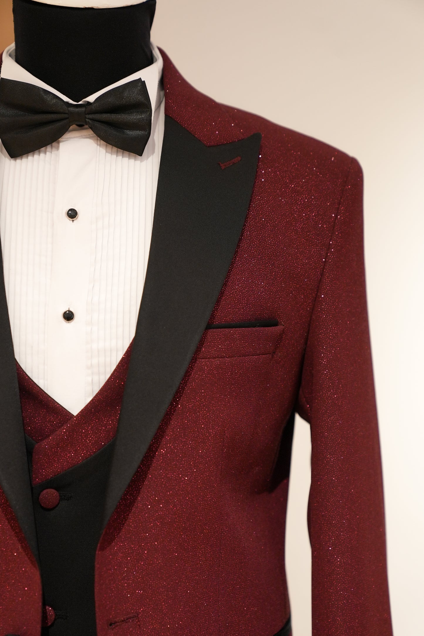 SPARKLE RED TUXEDO SUIT