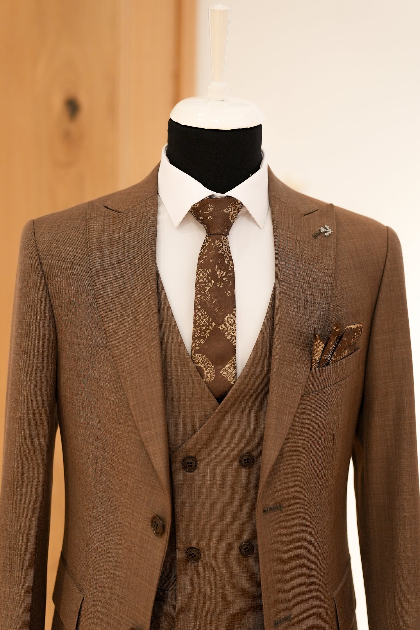 DARK BEIGE SLIM SUIT