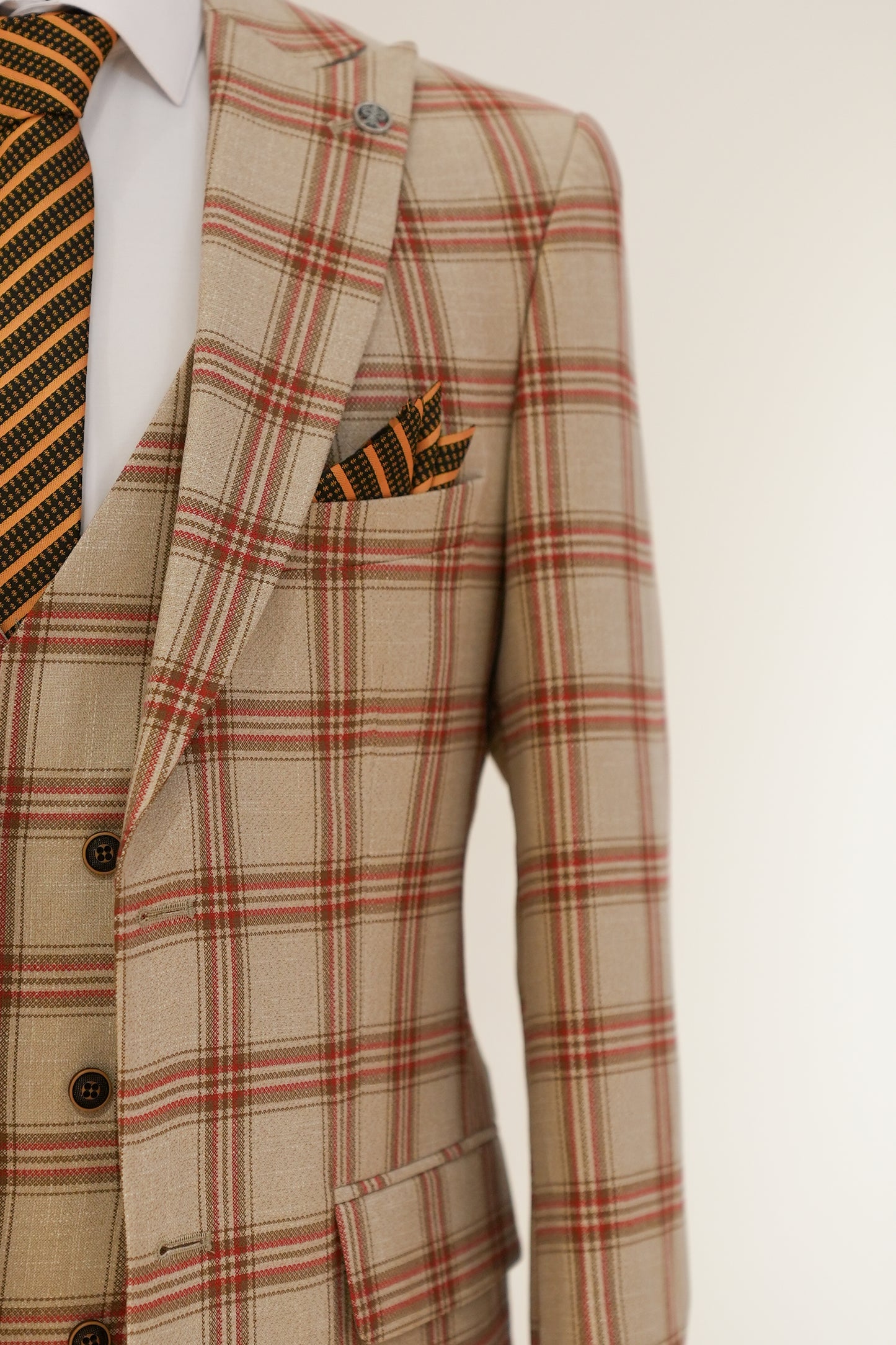 LIGHT BEIGE CHECKED SLIM SUIT