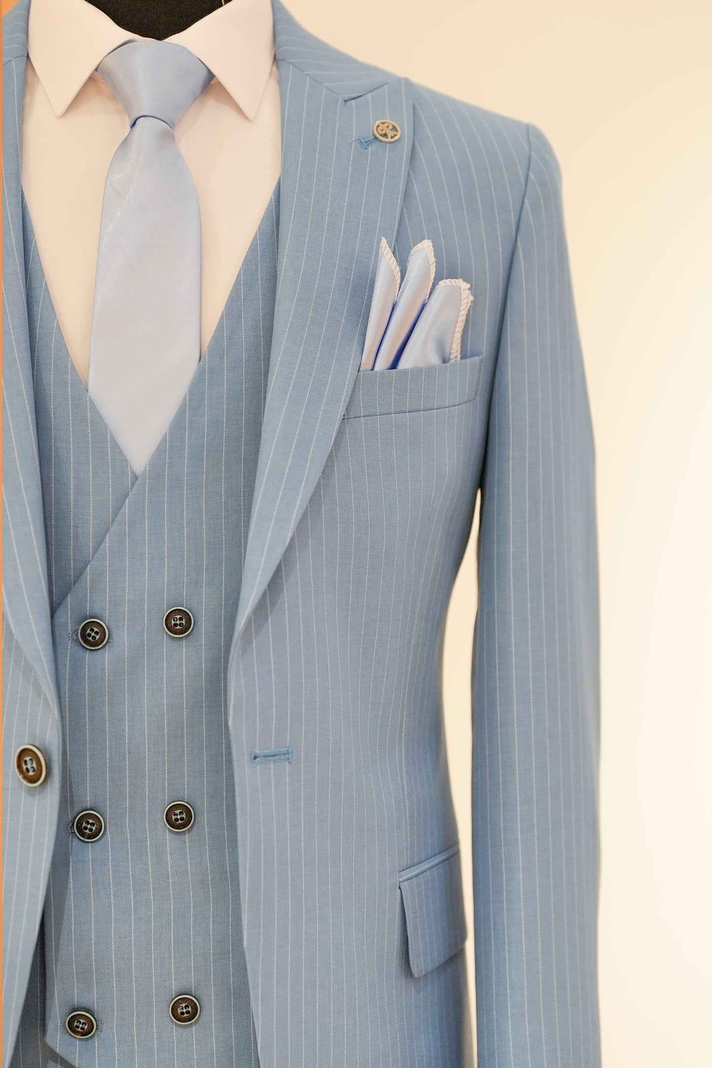 LIGHT BLUE STRIPE SLIM SUIT