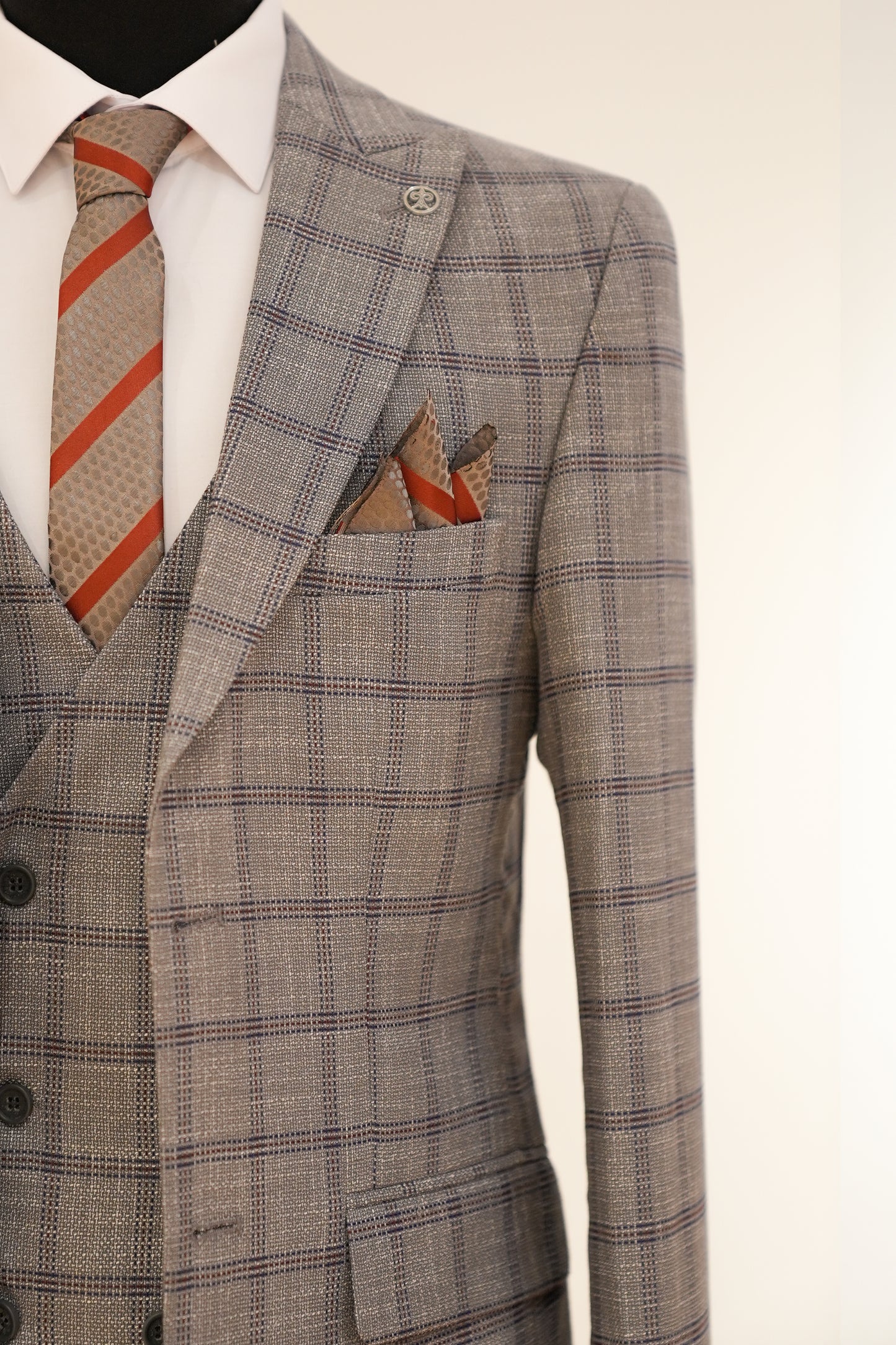 GRAY CHECKED SLIM SUIT