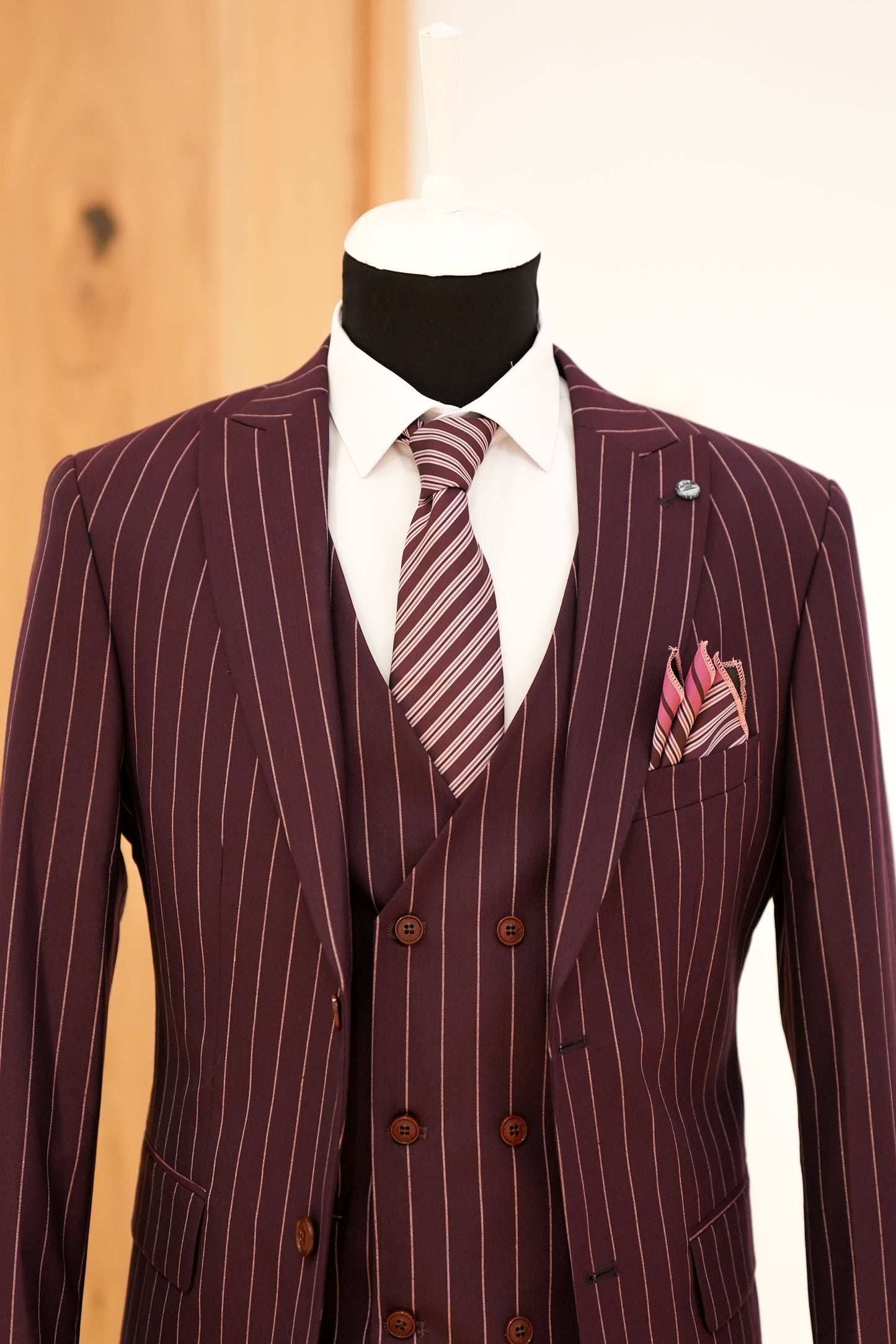 STRIPE MAROON SLIM SUIT