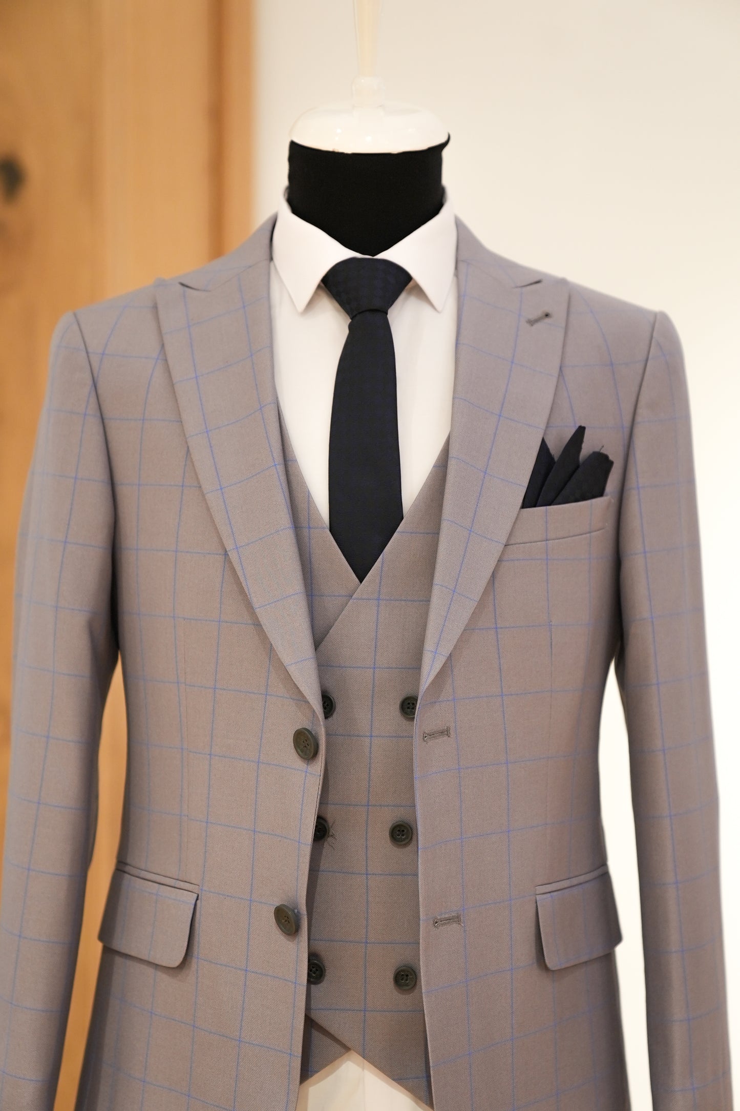 MID GRAY CHECKED SLIM SUIT