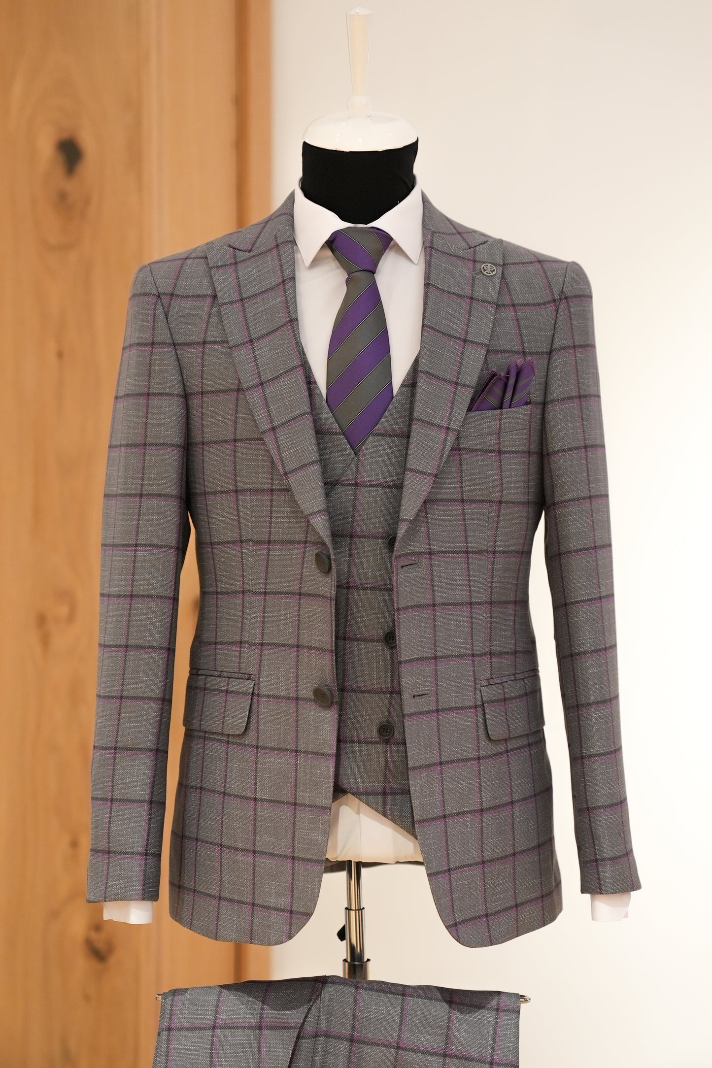 MID GRAY CHECKED SLIM SUIT