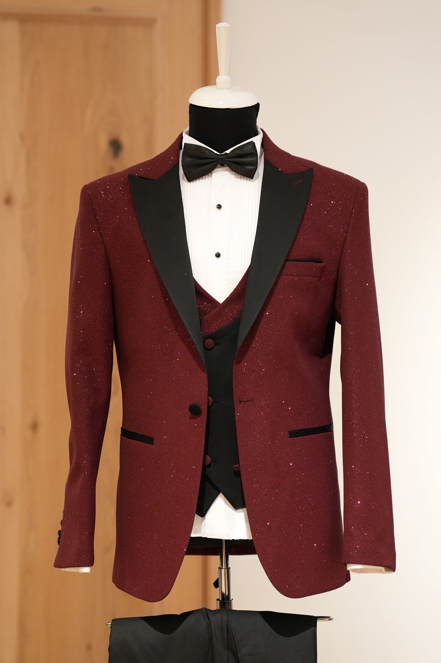 SPARKLE RED TUXEDO SUIT